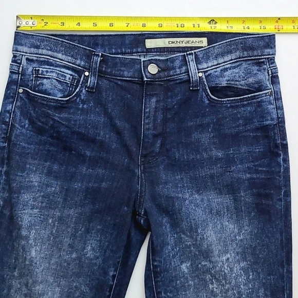 DKNY Women's Acid Wash Dark Blue Stretch Faded Jeans Size 6 - Picture 16 of 16
